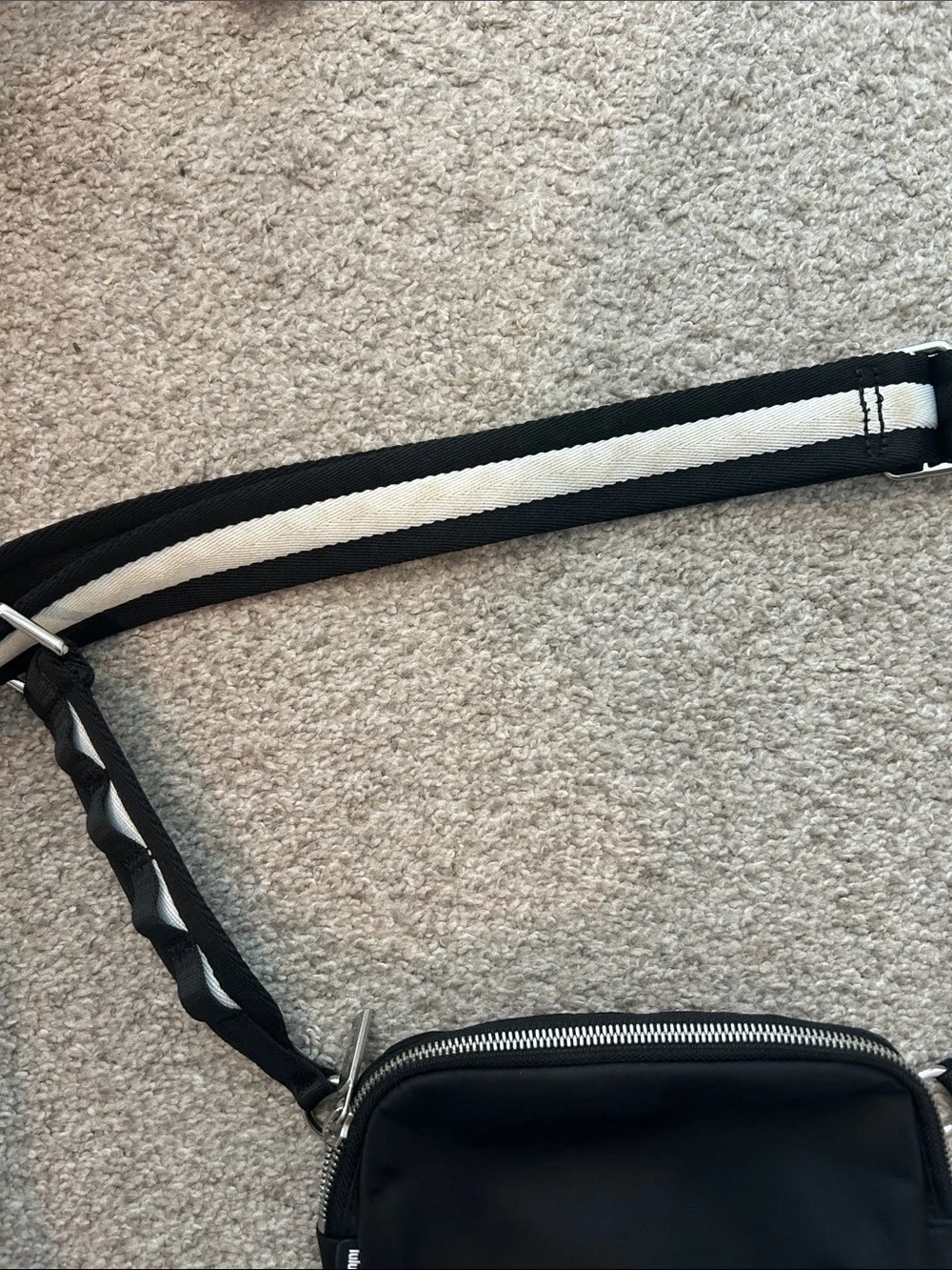 lululemon athletica Black Belt Bag with White-Striped Strap - Picture 3 of 4